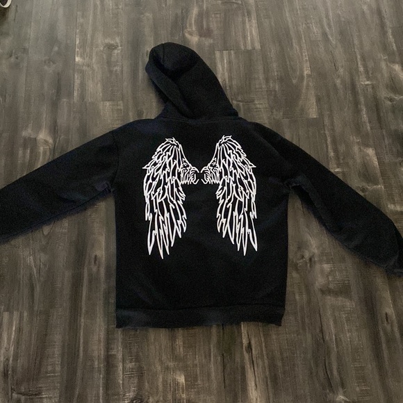 LIKE NEW TRENDY Y2K Angel Wings Hoodie - Picture 3 of 3